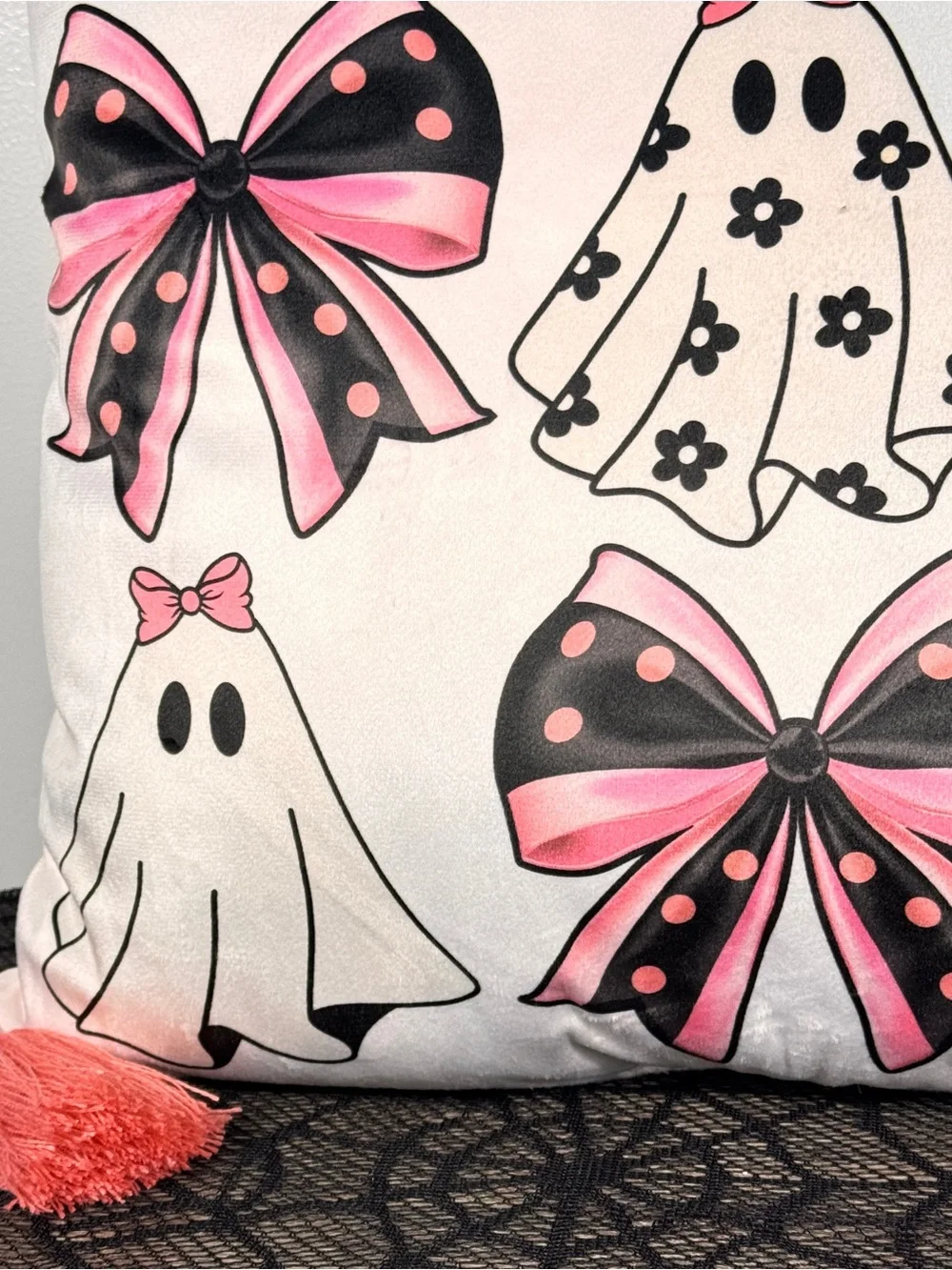 NEW Ghosts and Bows Halloween Pillow